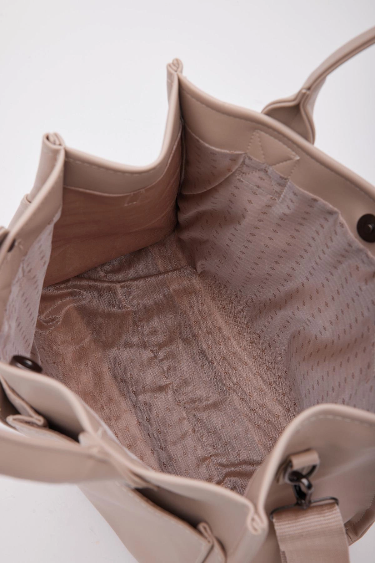 E. Handbag - Image 4